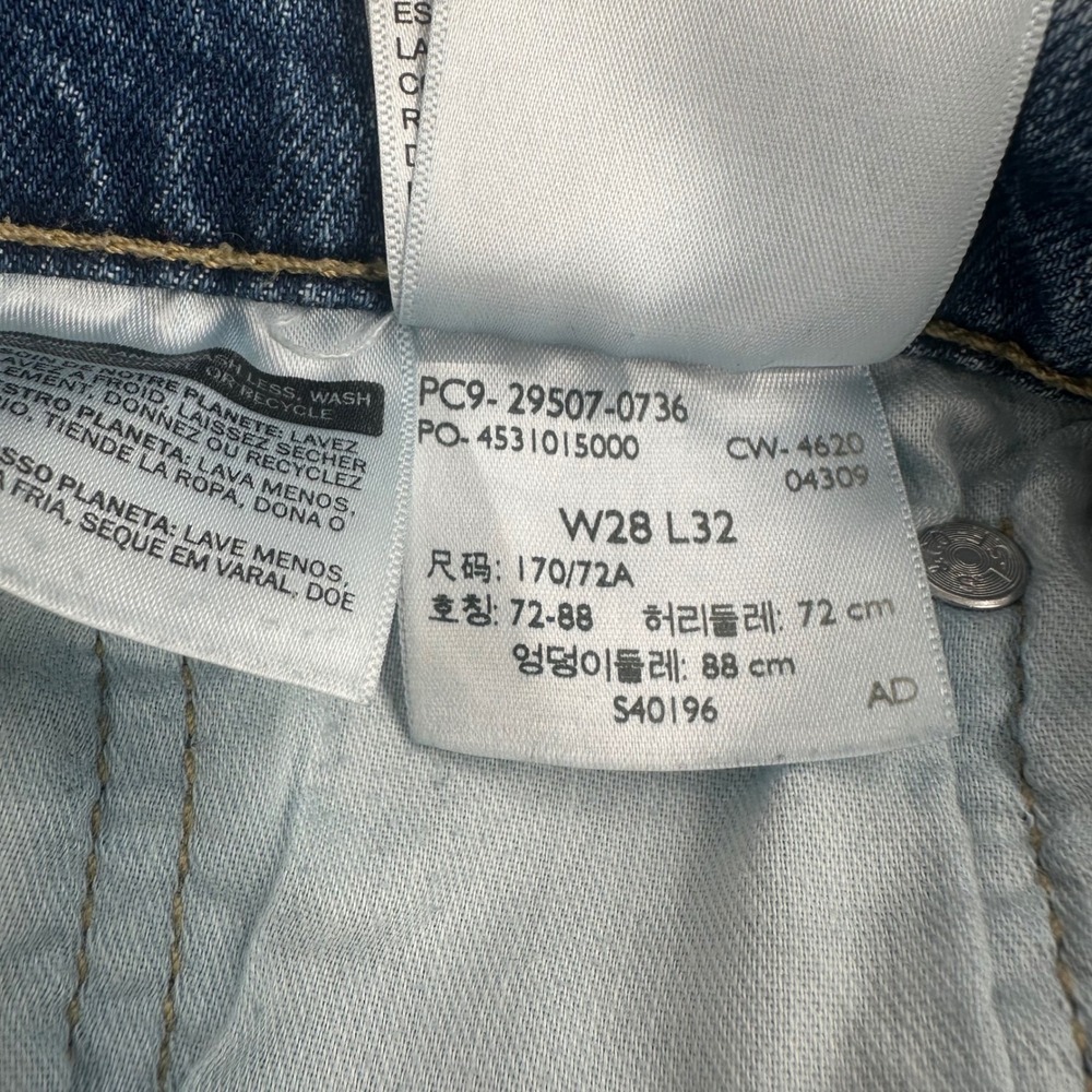 Levis 502 Regular Taper Jeans Mens 28x32 Light Wash Blue Denim 29507-0736 - Picture 6 of 9